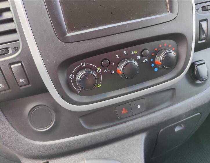 Renault Trafic 28