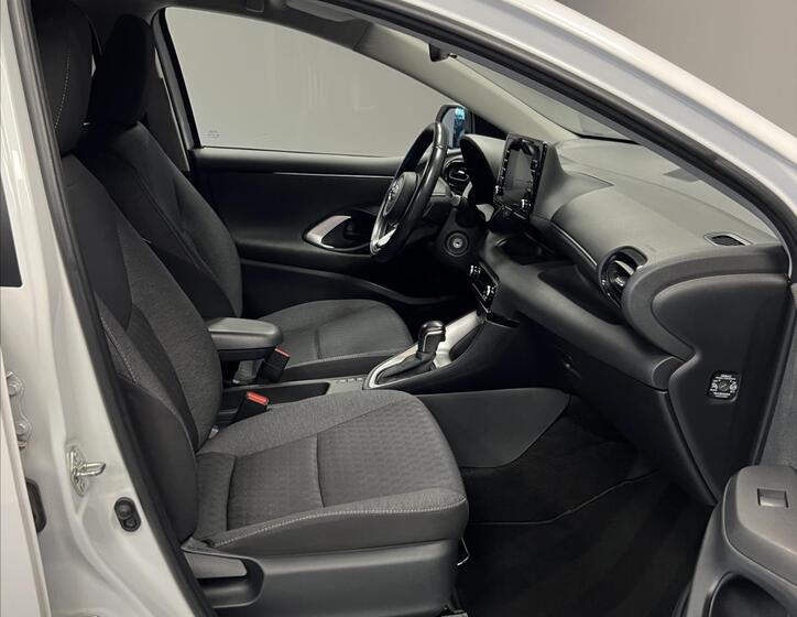 Toyota Yaris 9