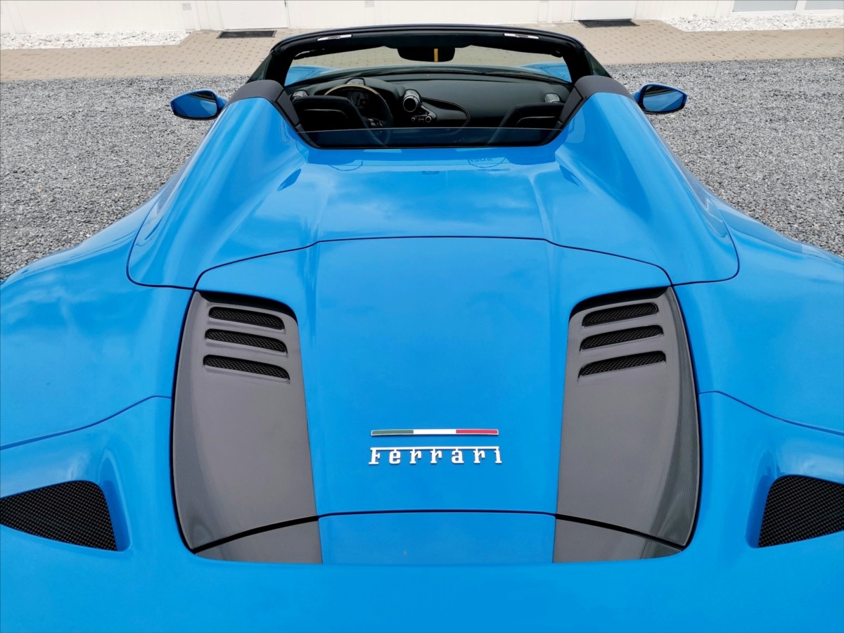 Ferrari F8