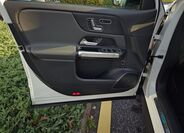 Mercedes-Benz EQB 9