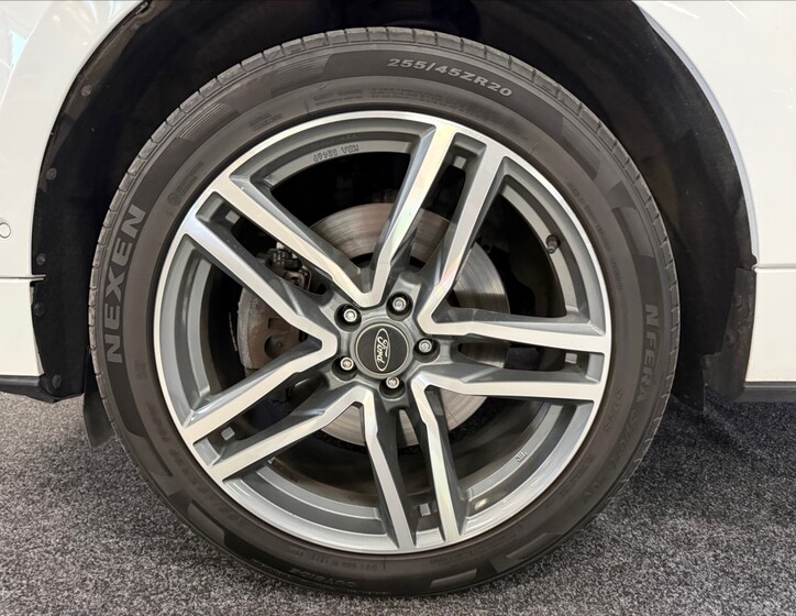 Ford Edge 33