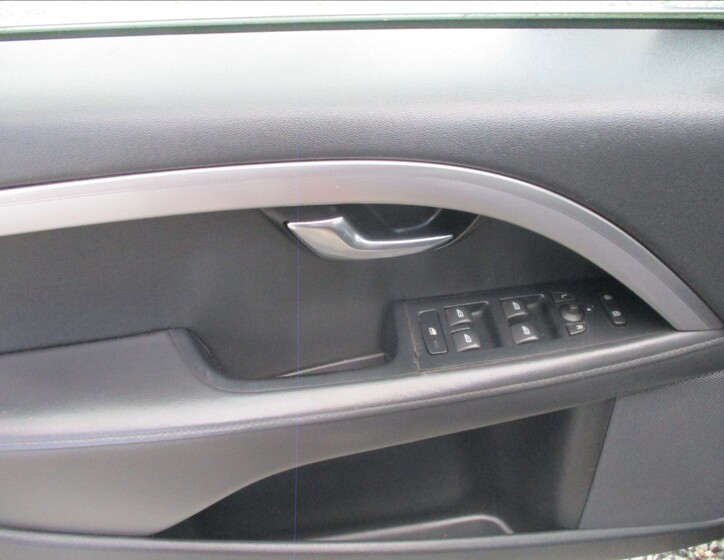 Volvo V70 12