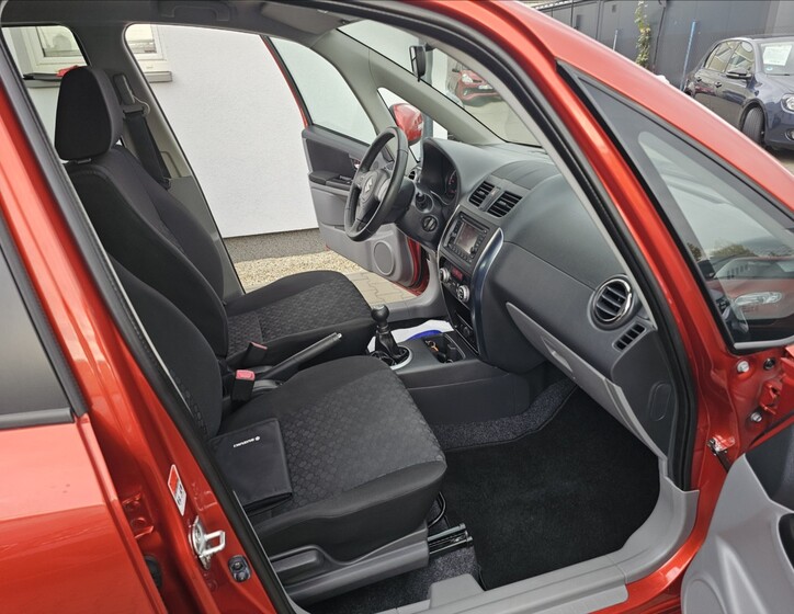 Suzuki SX4 31