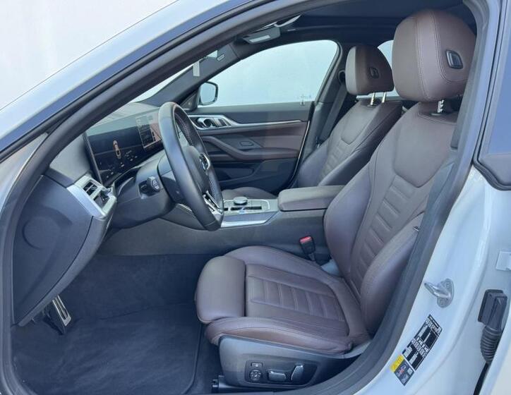BMW i4 6
