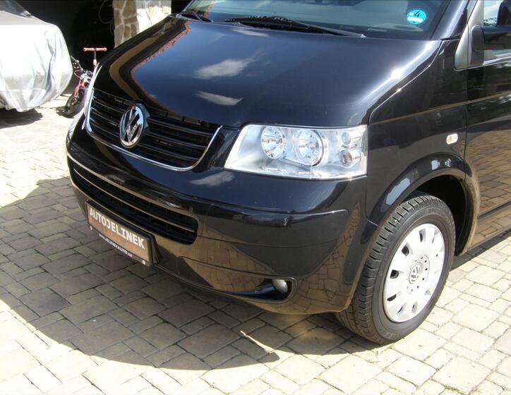 Volkswagen Caravelle 8