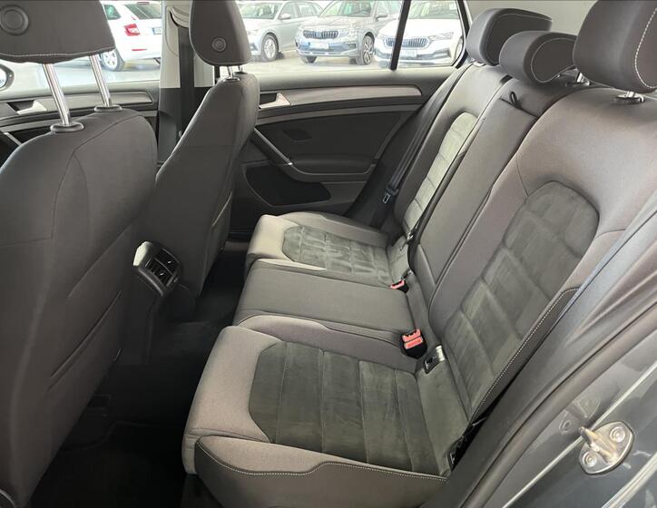 Volkswagen Golf 22