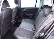 Volkswagen Golf 16