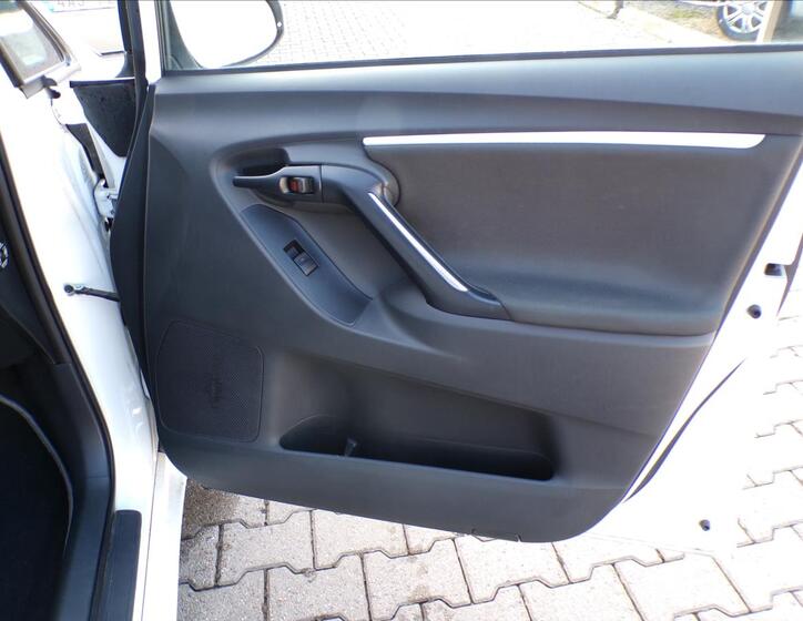 Toyota Verso 27