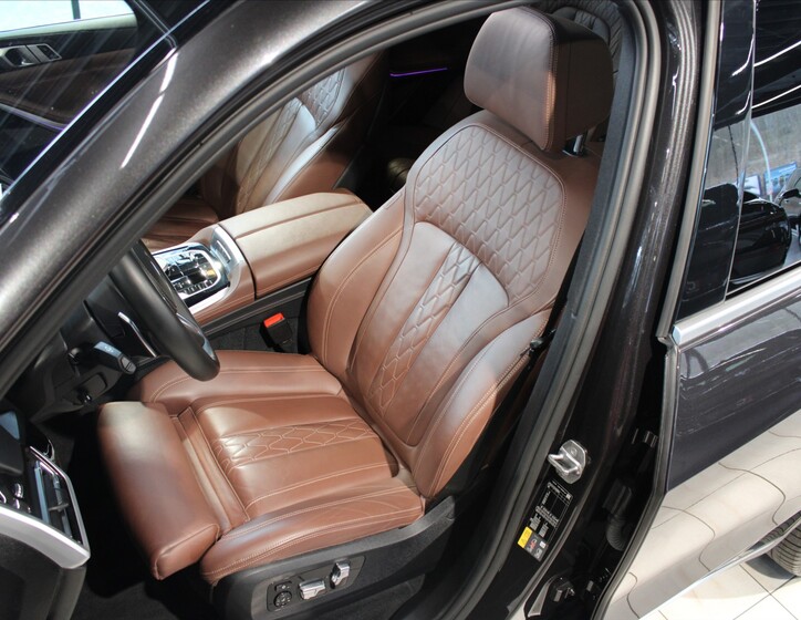 BMW X5 8