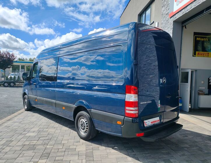 Mercedes-Benz Sprinter 4