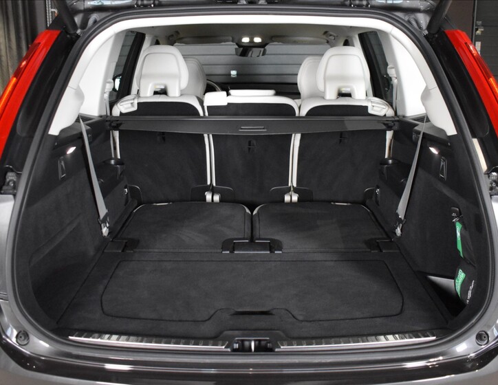 Volvo XC90 11