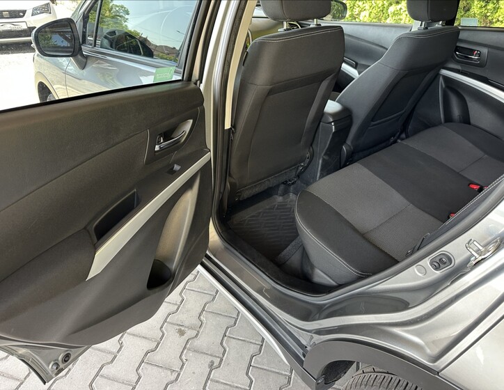 Suzuki SX4 S-Cross 7