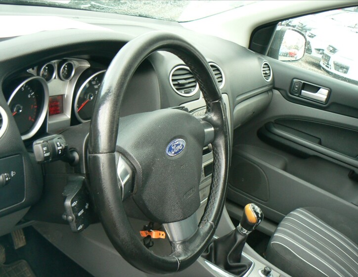 Ford Focus 10