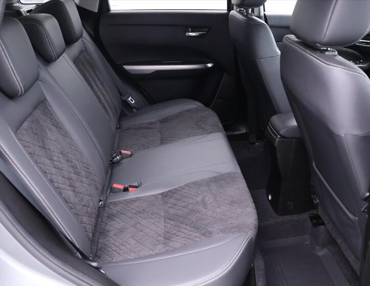 Suzuki Vitara 13
