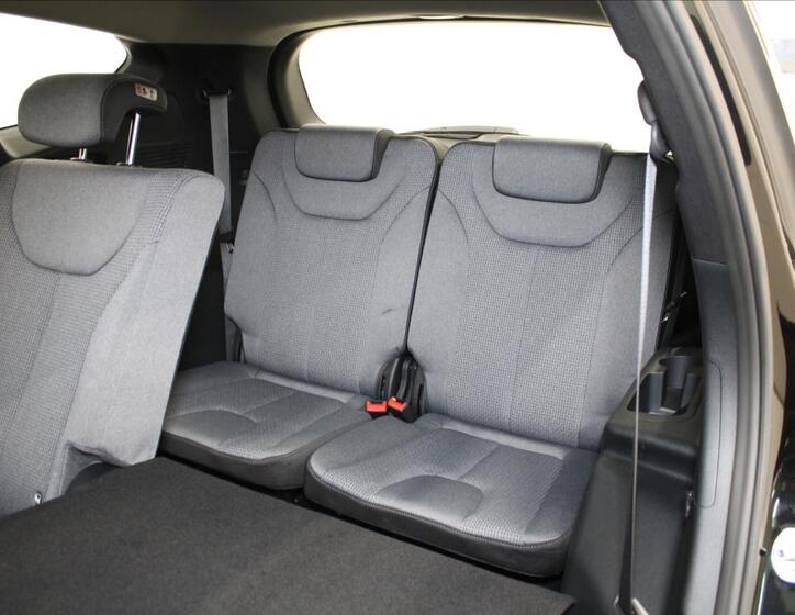 Hyundai Santa Fe 8