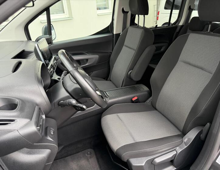 Toyota ProAce 8