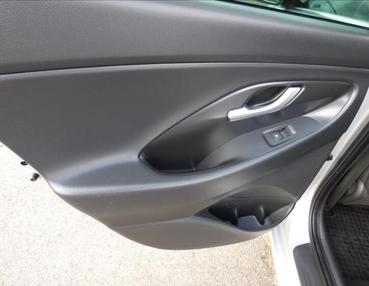Hyundai i30 39
