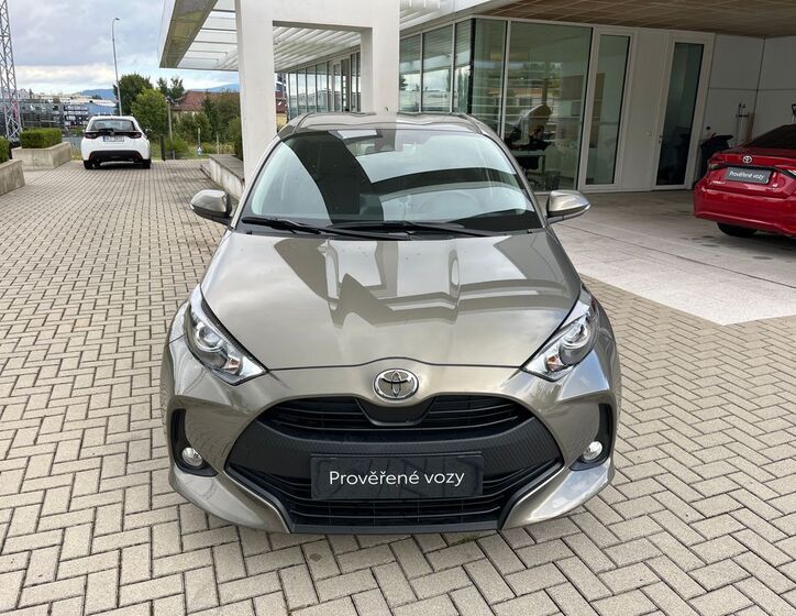 Toyota Yaris 9