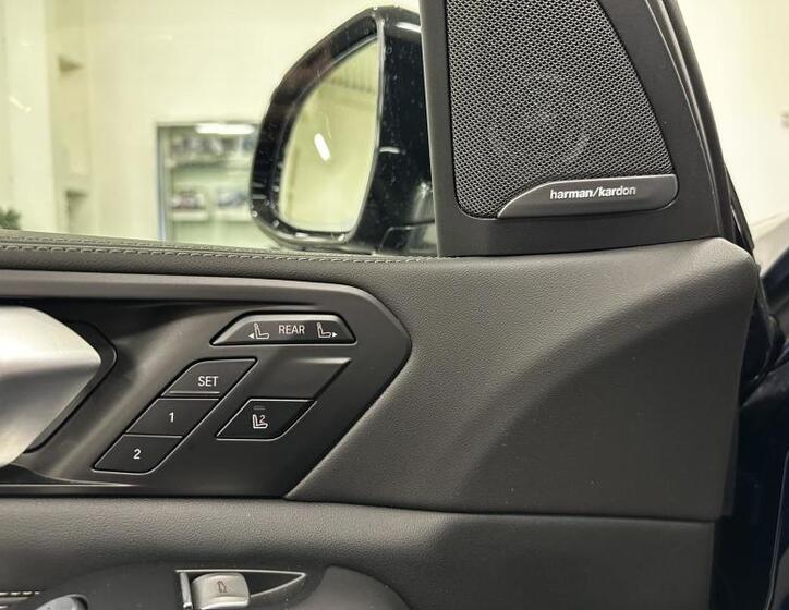 BMW X7 15
