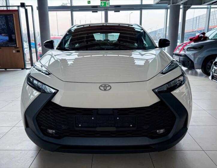 Toyota C-HR 2
