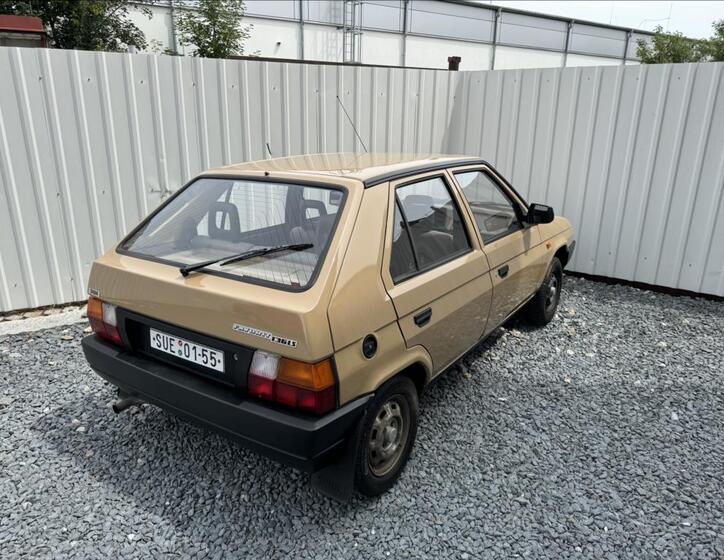 Škoda Favorit 12