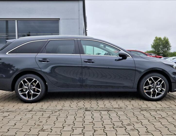 KIA Ceed 4