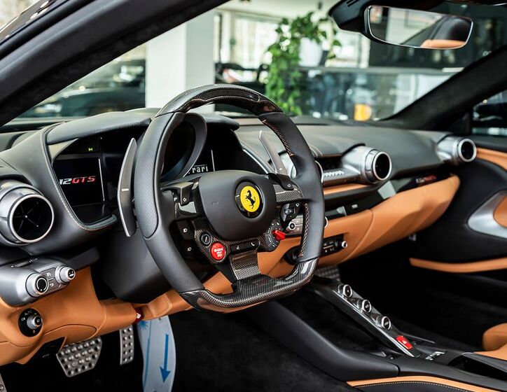 Ferrari 812 5