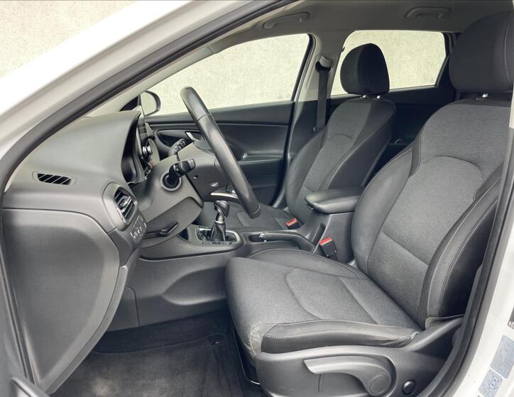 Hyundai i30 14