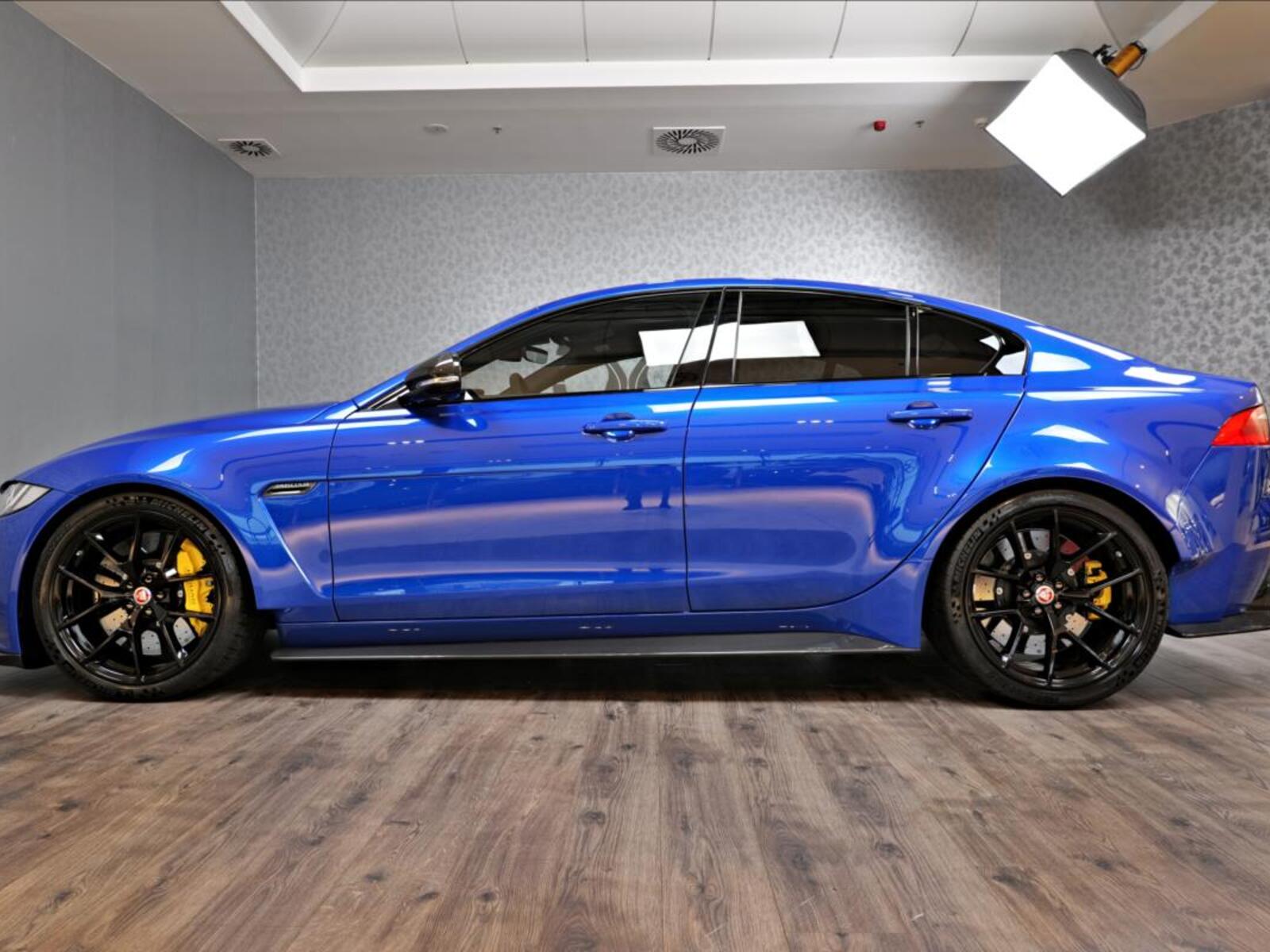 Jaguar XE 11