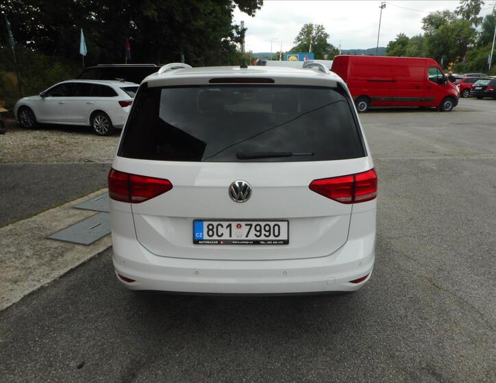 Volkswagen Touran 6