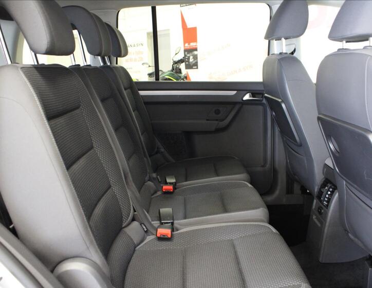 Volkswagen Touran 13