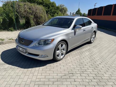 Lexus LS 460