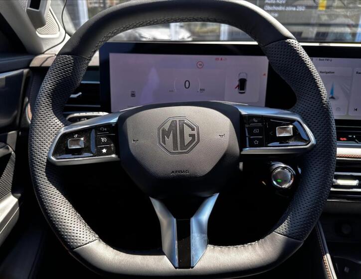 MG HS 8