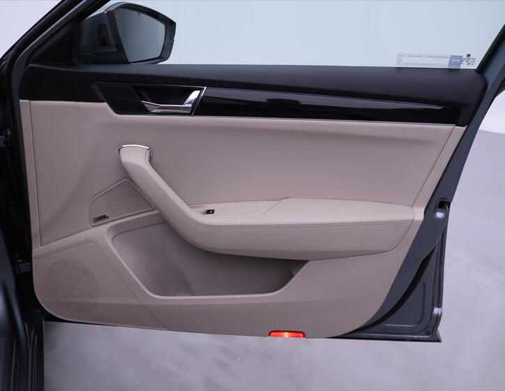 Škoda Superb 14