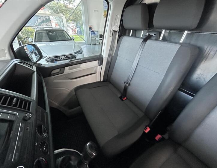 Volkswagen Transporter 9