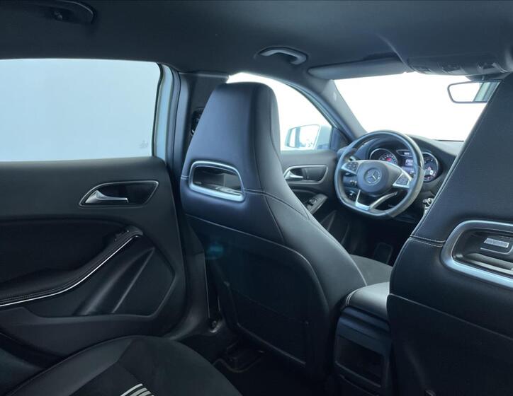 Mercedes-Benz GLA 21