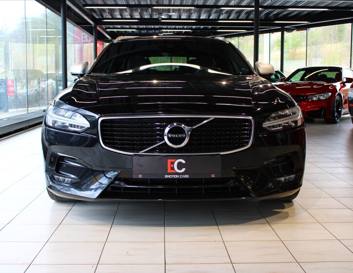 Volvo V90 2