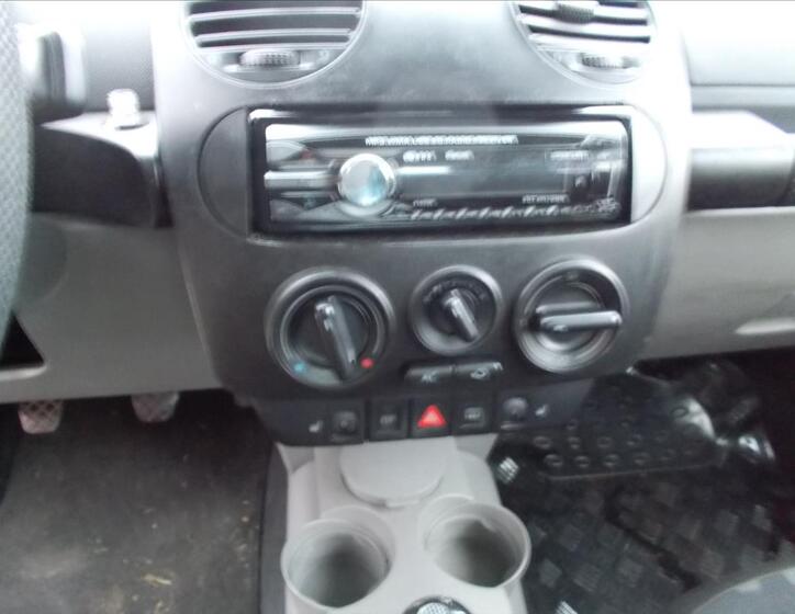 Volkswagen New Beetle 16