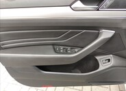 Volkswagen Passat 9