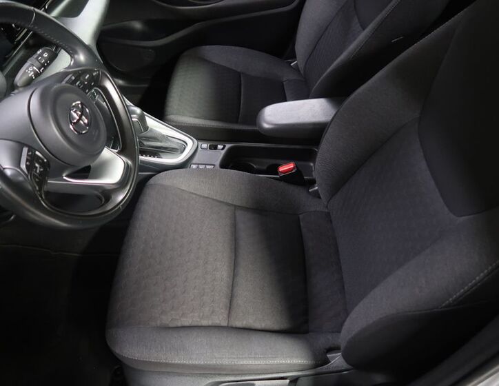 Toyota Yaris 9