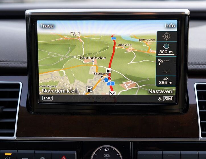 Audi A8 41