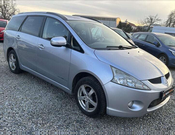 Mitsubishi Grandis 3