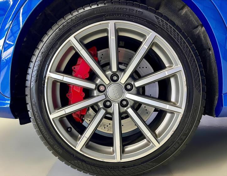 Audi RS Q3 9