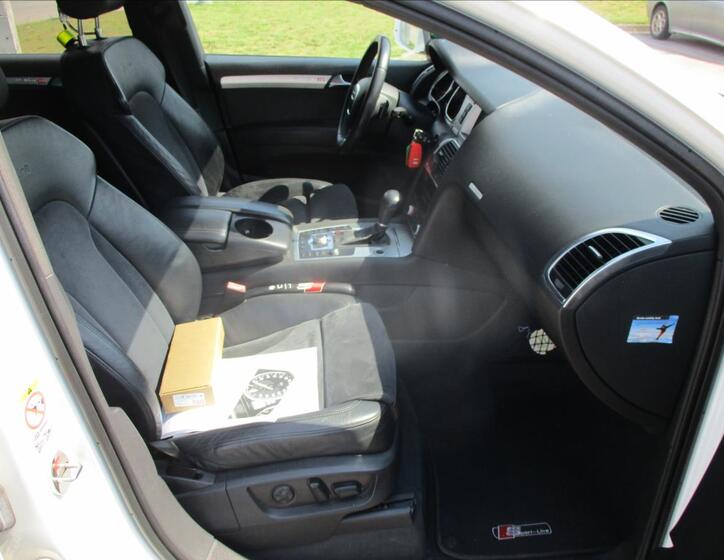 Audi Q7 16