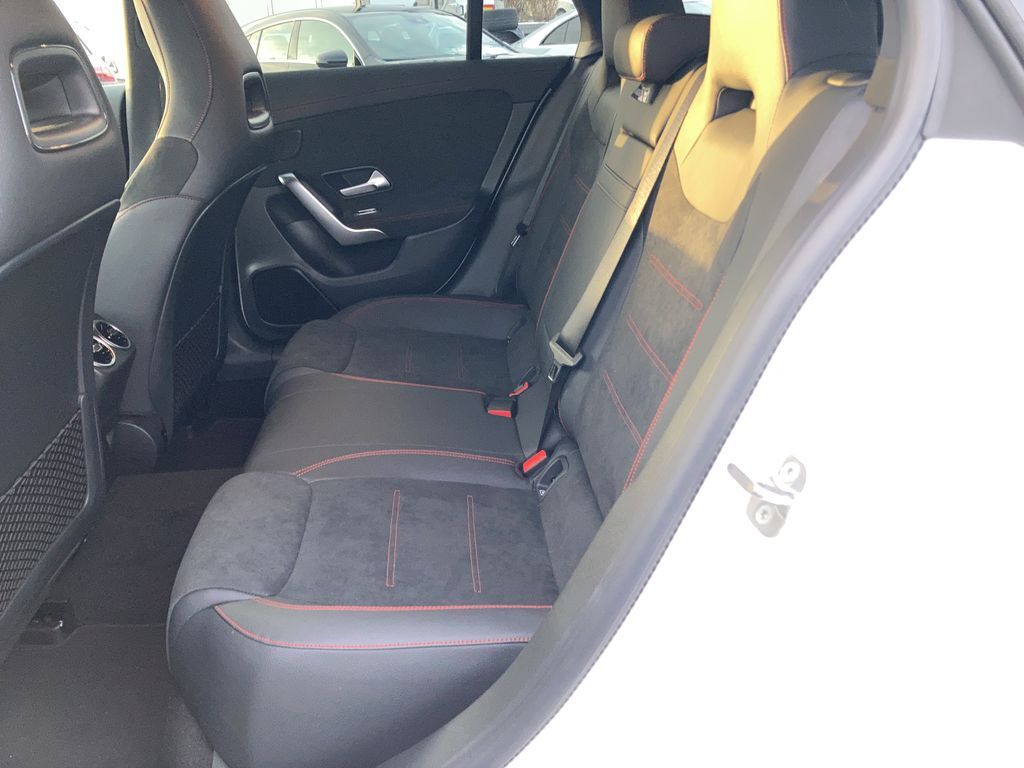 Mercedes-Benz CLA 22
