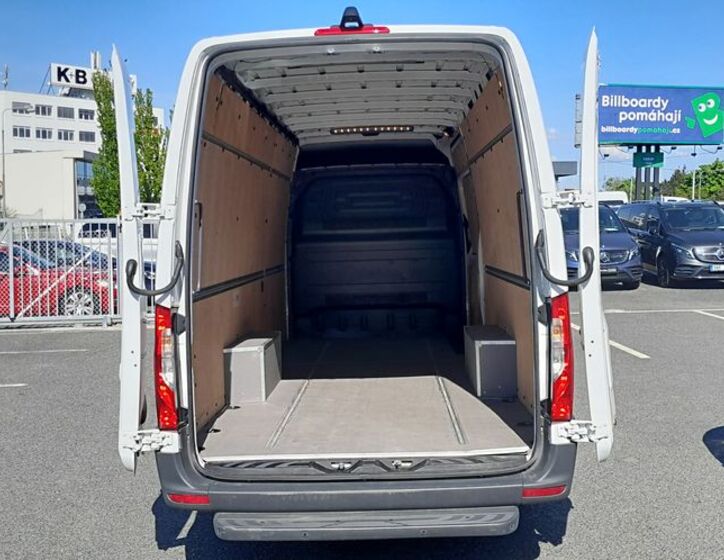 Mercedes-Benz Sprinter 17