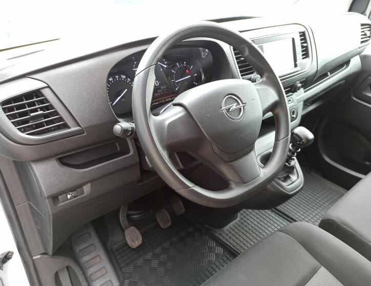 Opel Vivaro 8