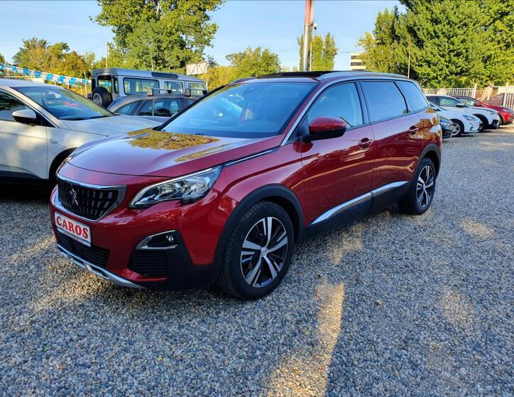 Peugeot 5008 1