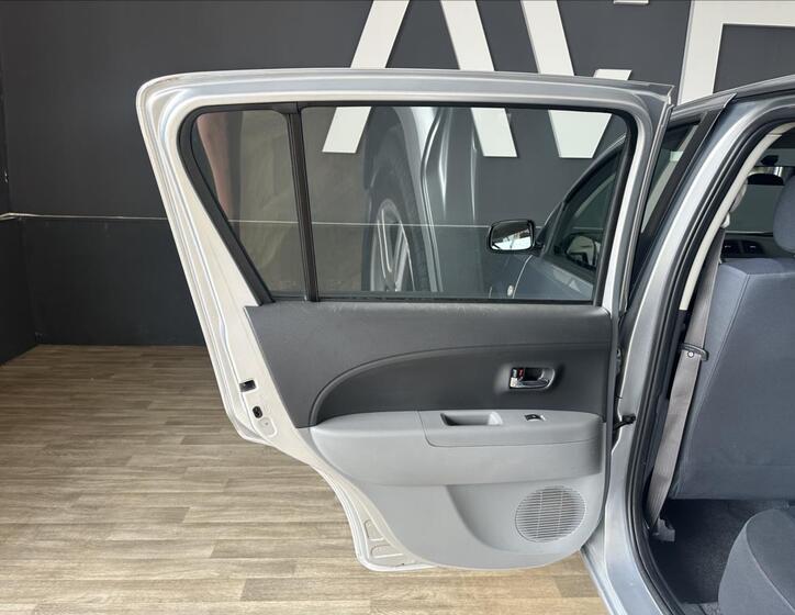 Subaru Justy 13