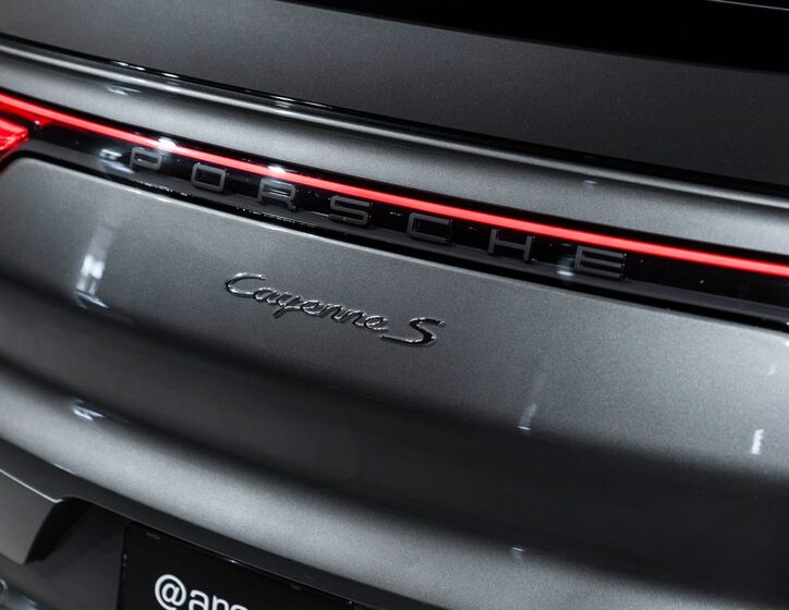 Porsche Cayenne 25